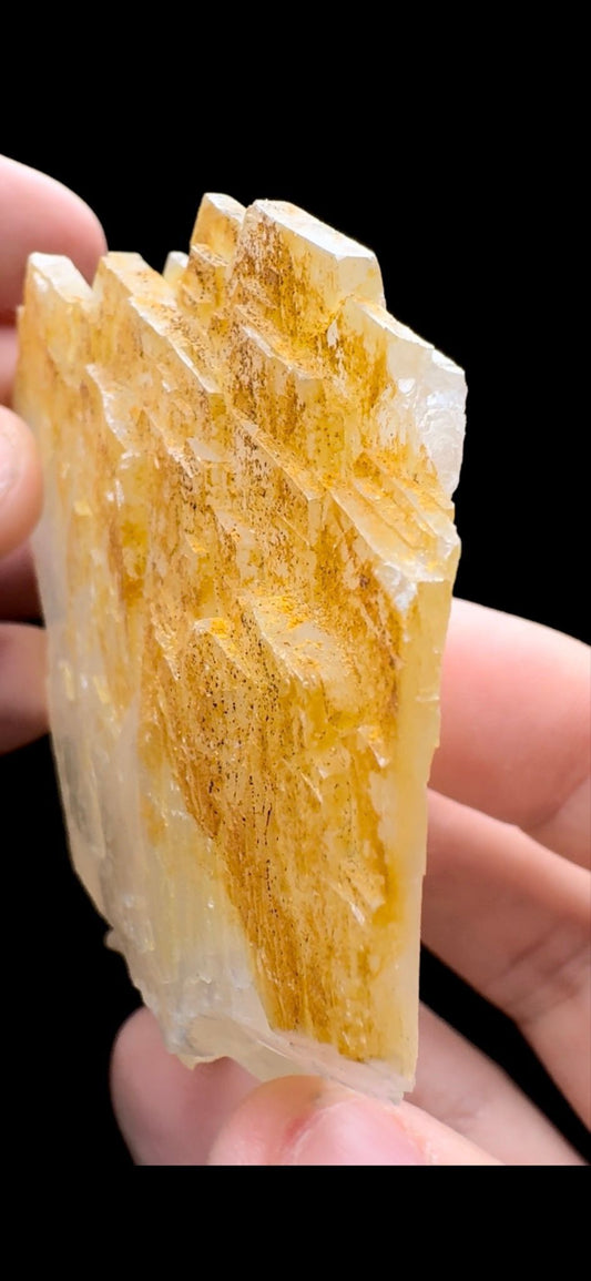 671- Mango Calcite