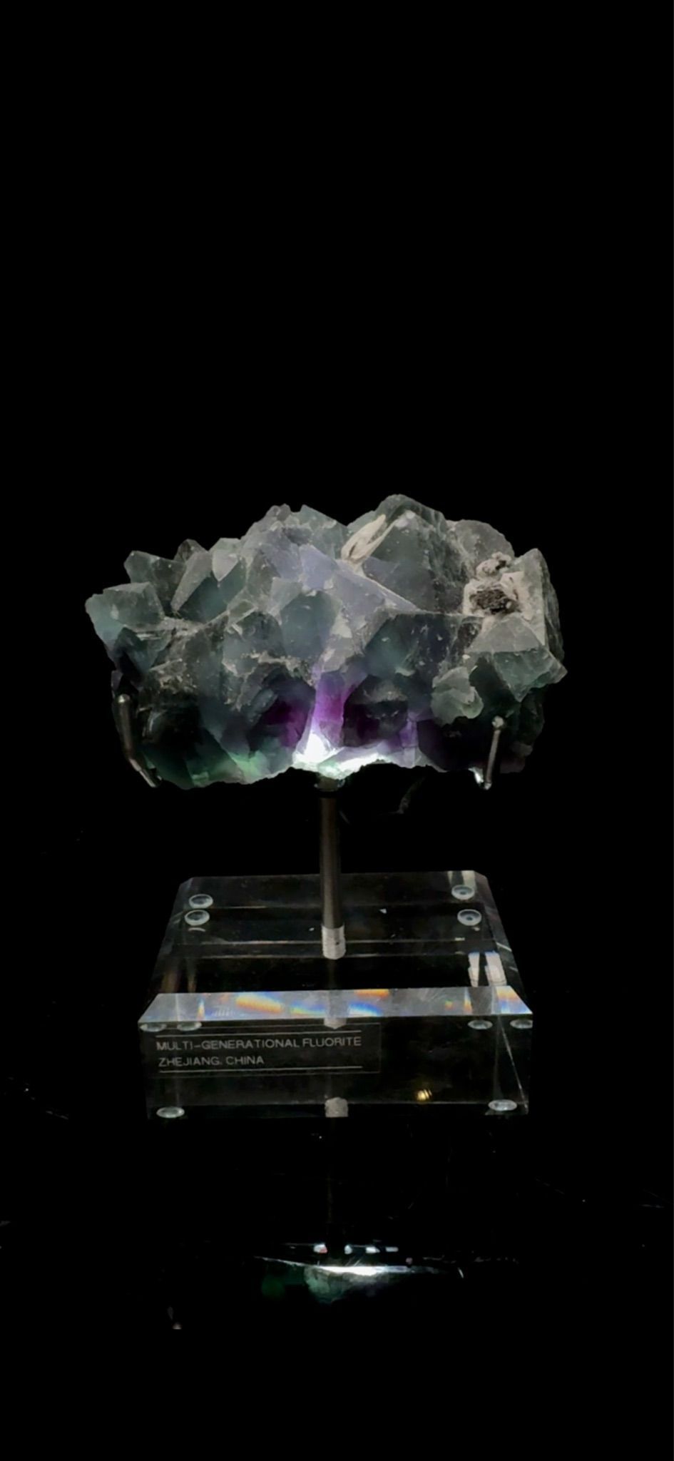 0634- Multigenerational Octahedral Fluorite