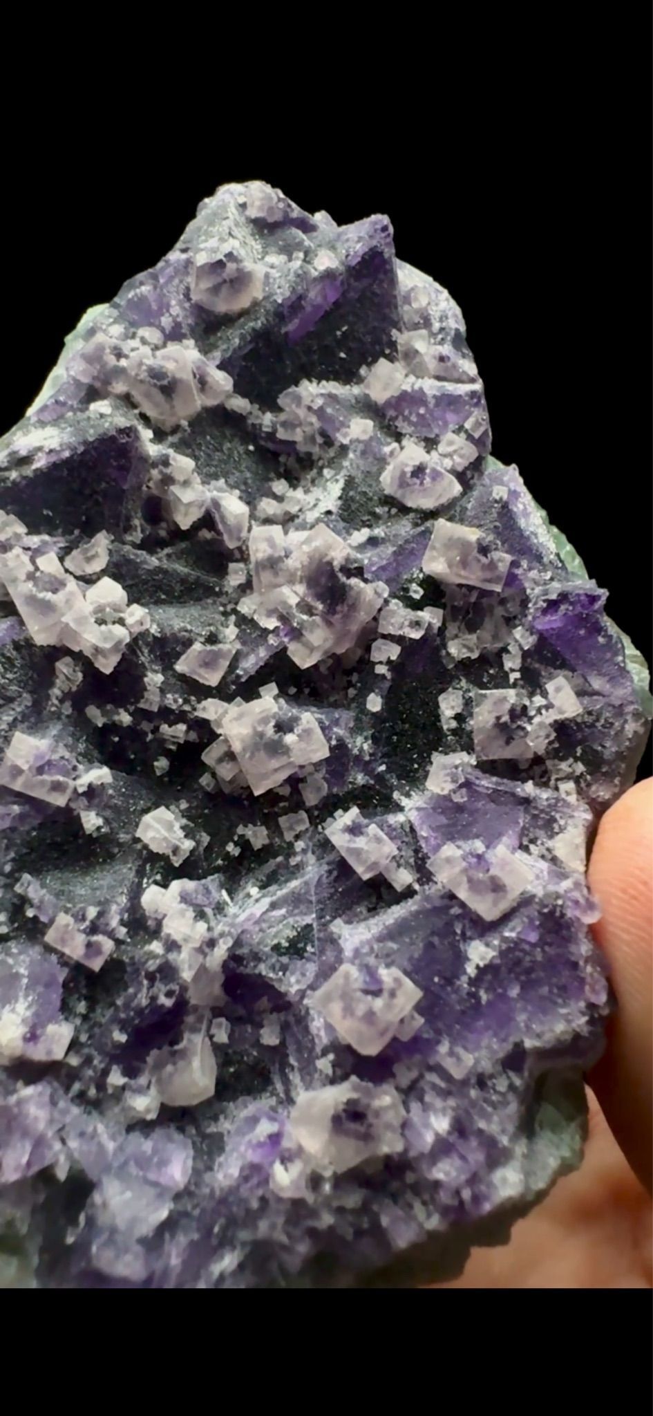 0547- Multigenerational Fluorite
