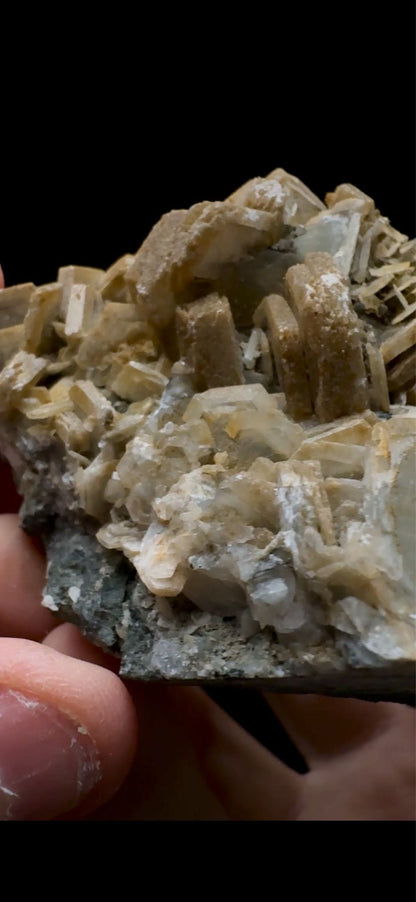 0599- Banana Calcite