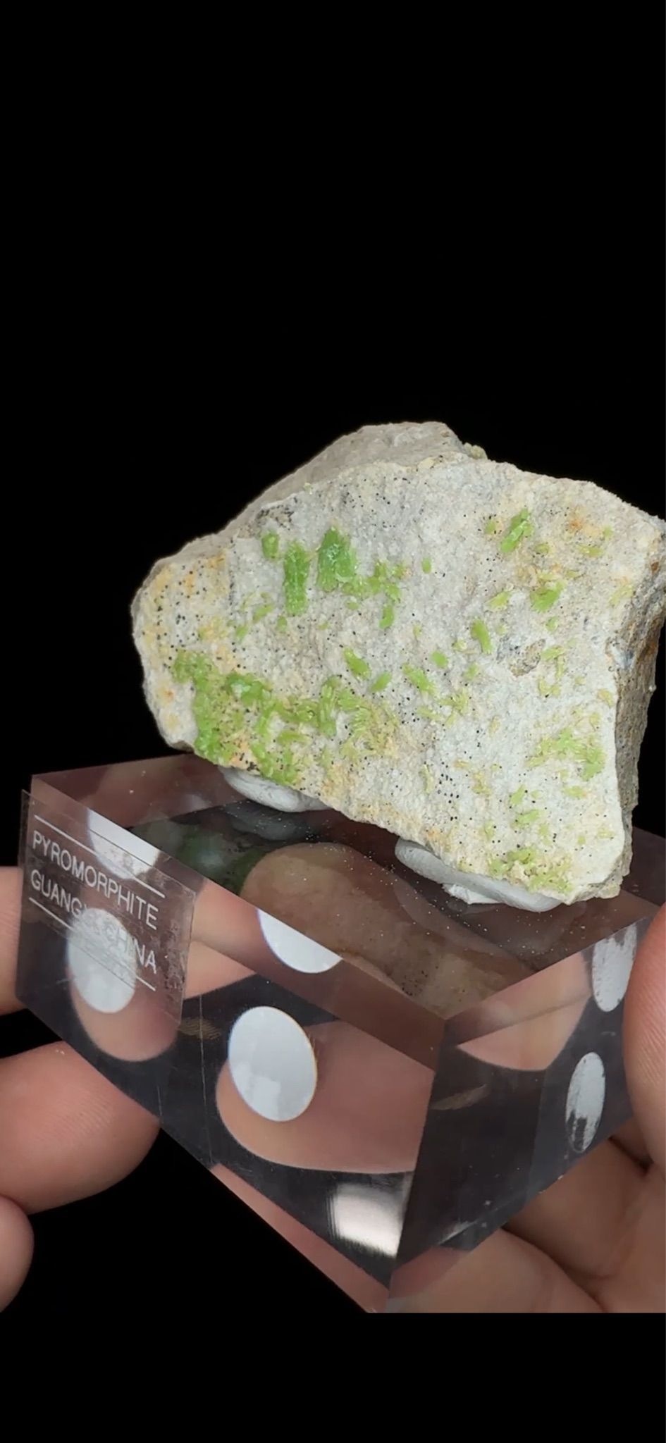 0697- Pyromorphite