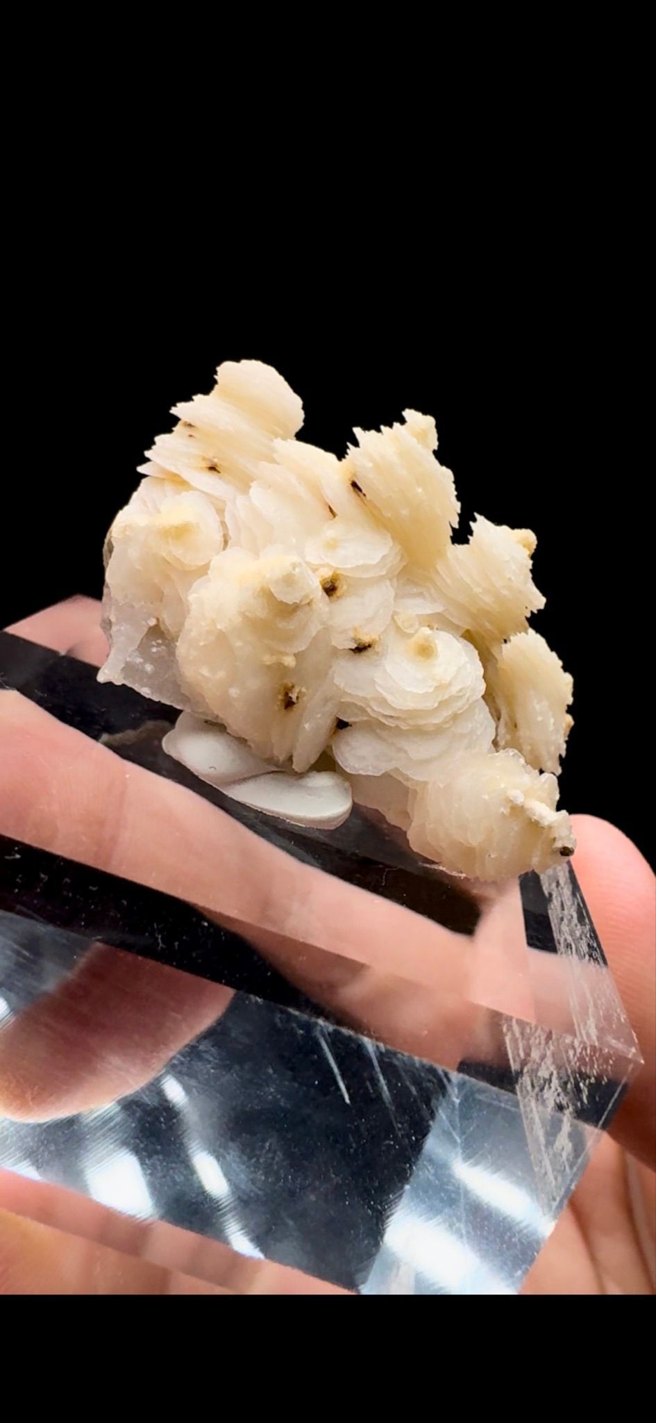 094- Calcite on Quartz