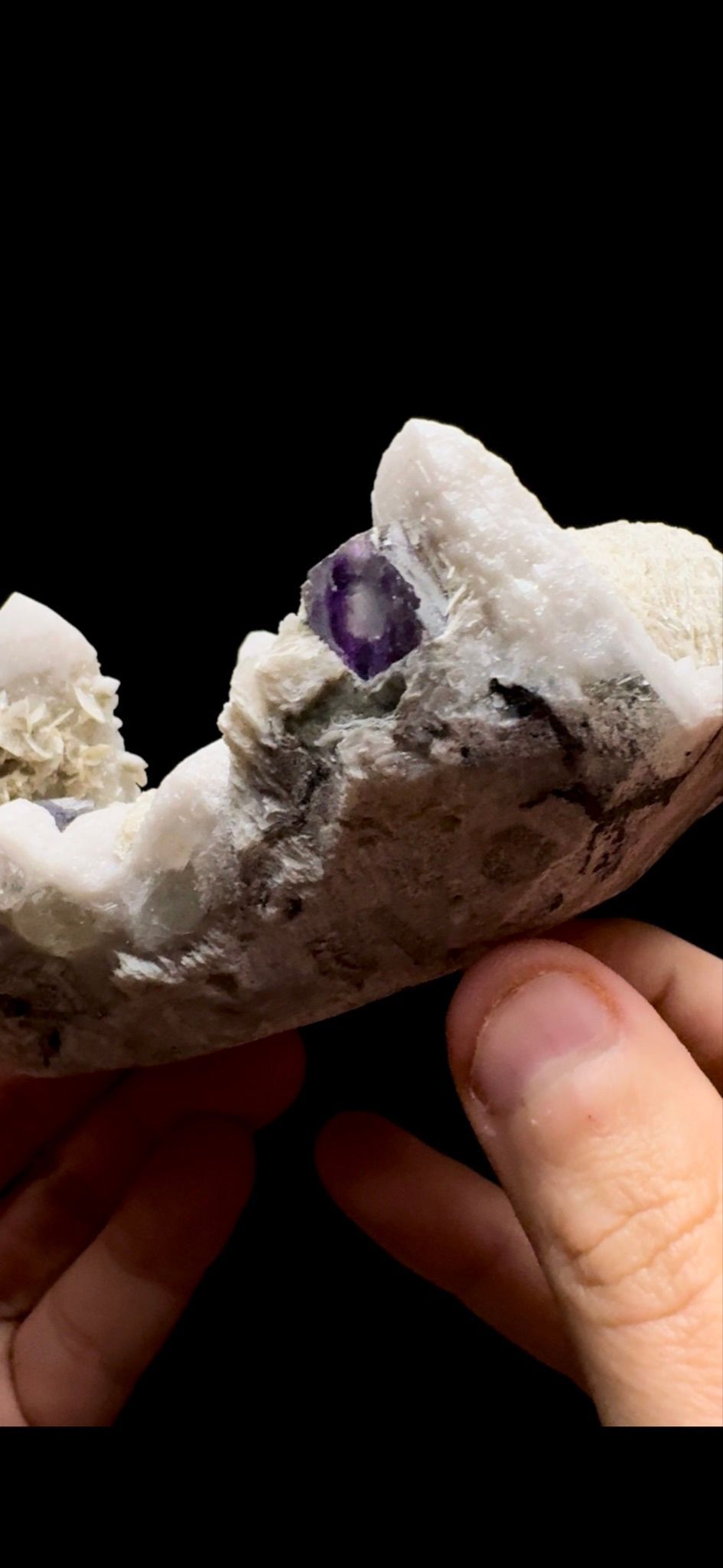 0430- Calcite, Fluorite and Quartz