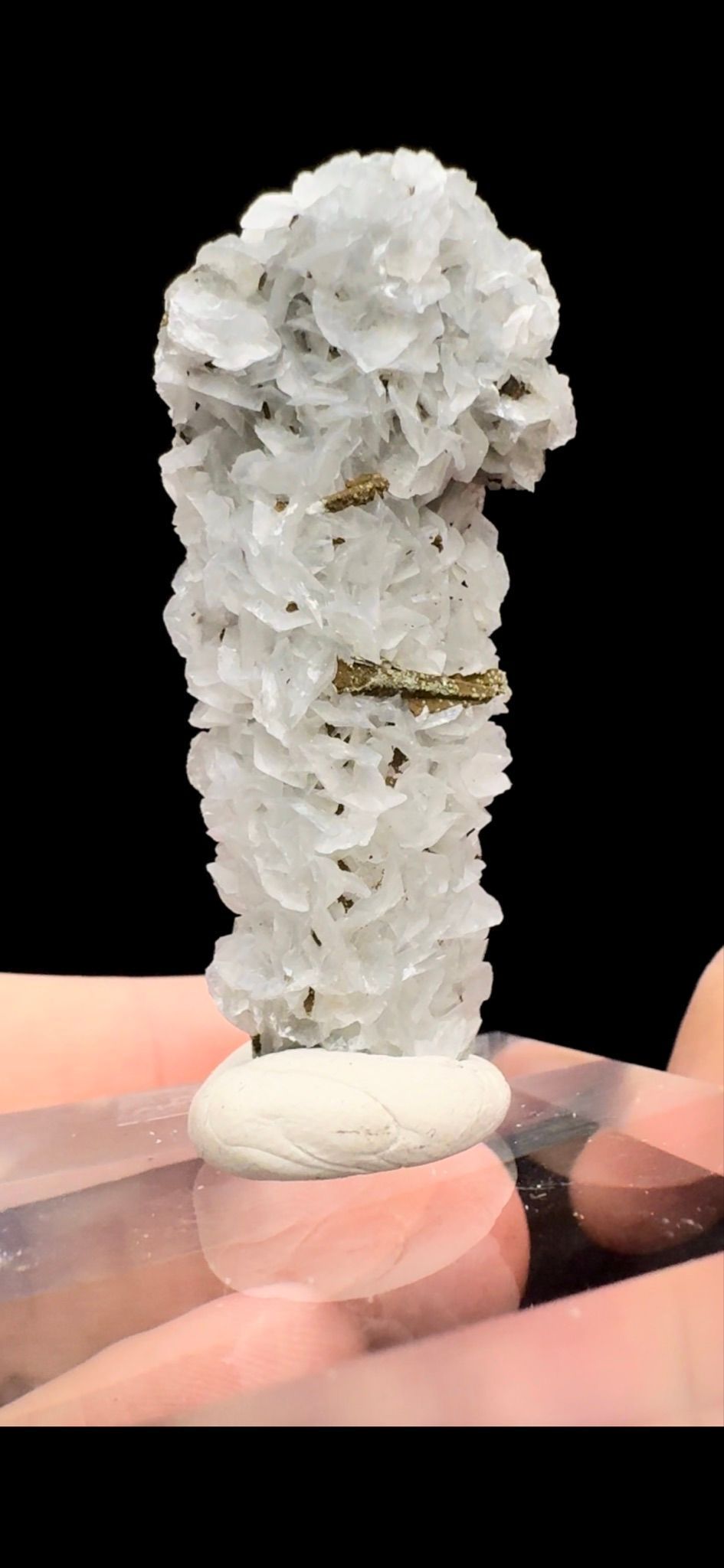 044- Calcite on Quartz