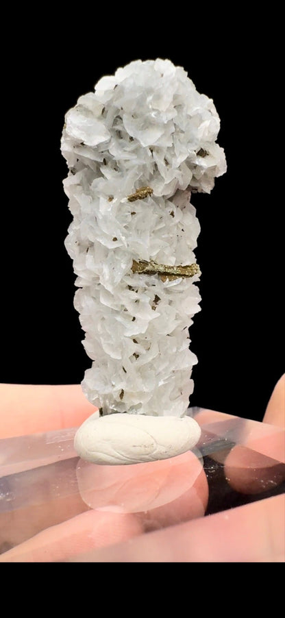 044- Calcite on Quartz