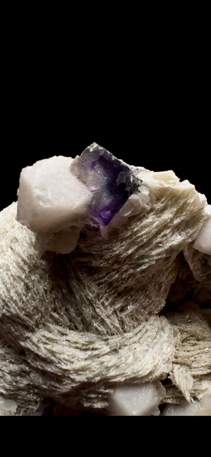 0430- Calcite, Fluorite and Quartz