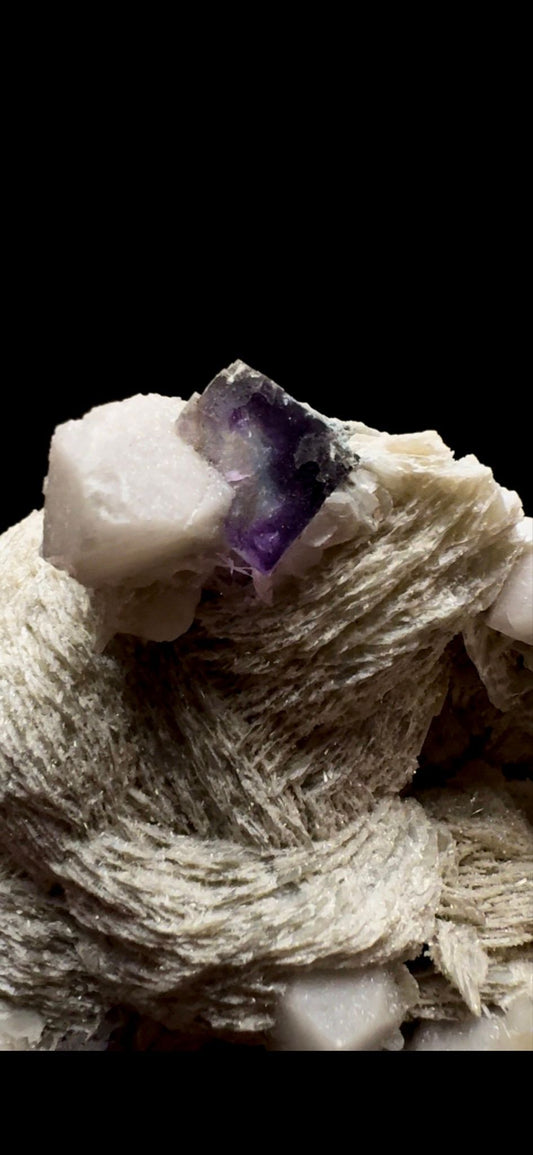 0430- Calcite, Fluorite and Quartz
