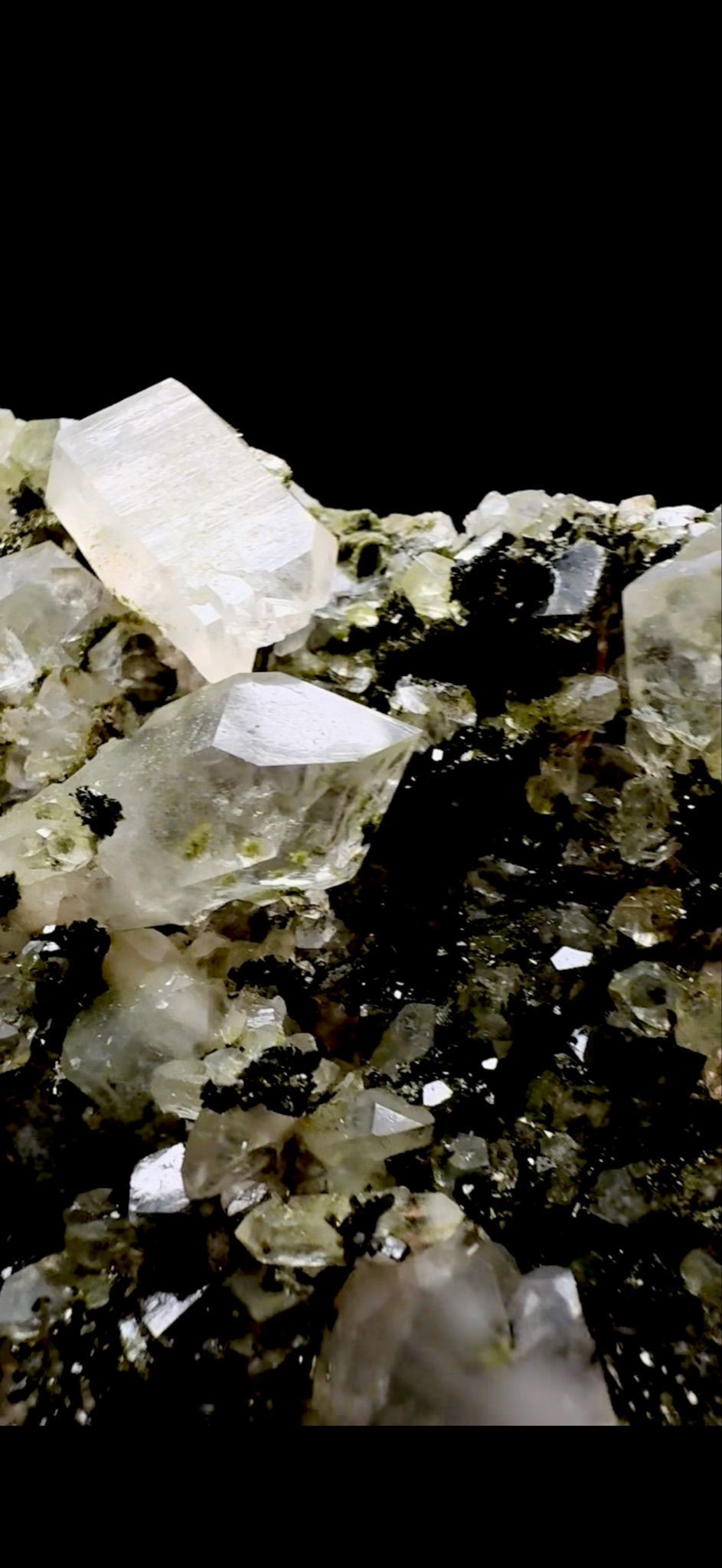 926- Epidote with Quartz