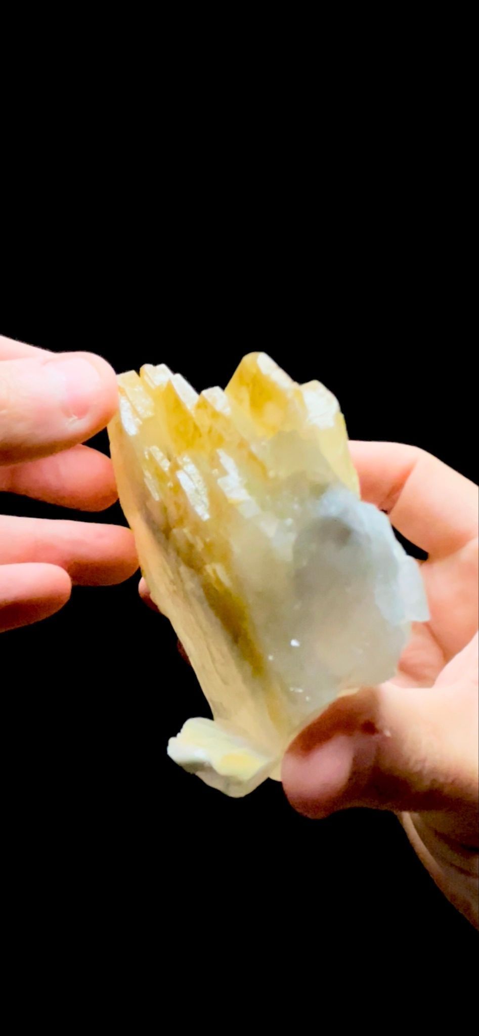 910- Mango Calcite