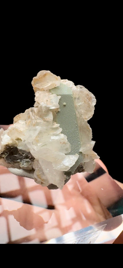 095- Calcite on Quartz