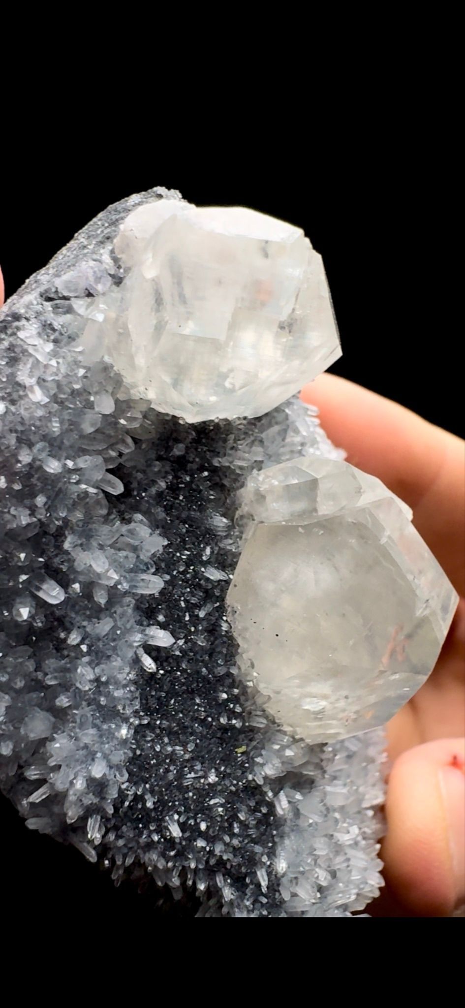 572- Fluorite, Calcite and Quartz