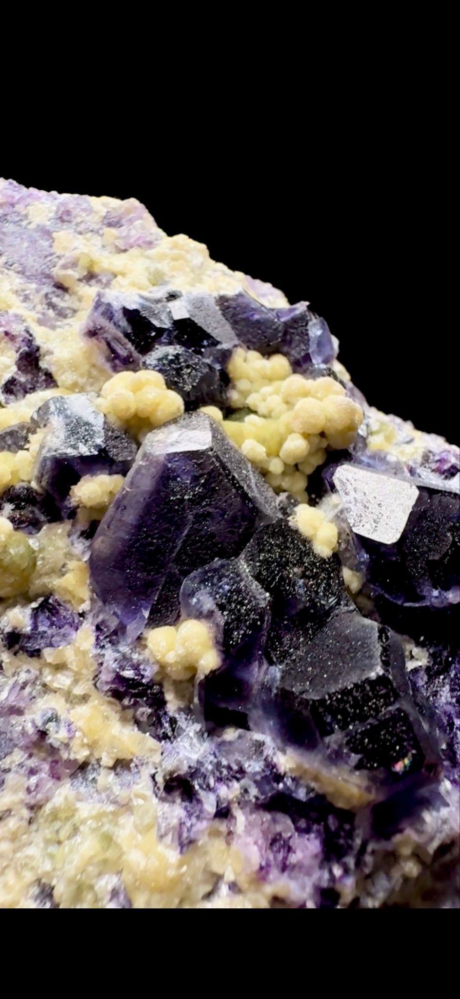 931- Fluorite with Mica