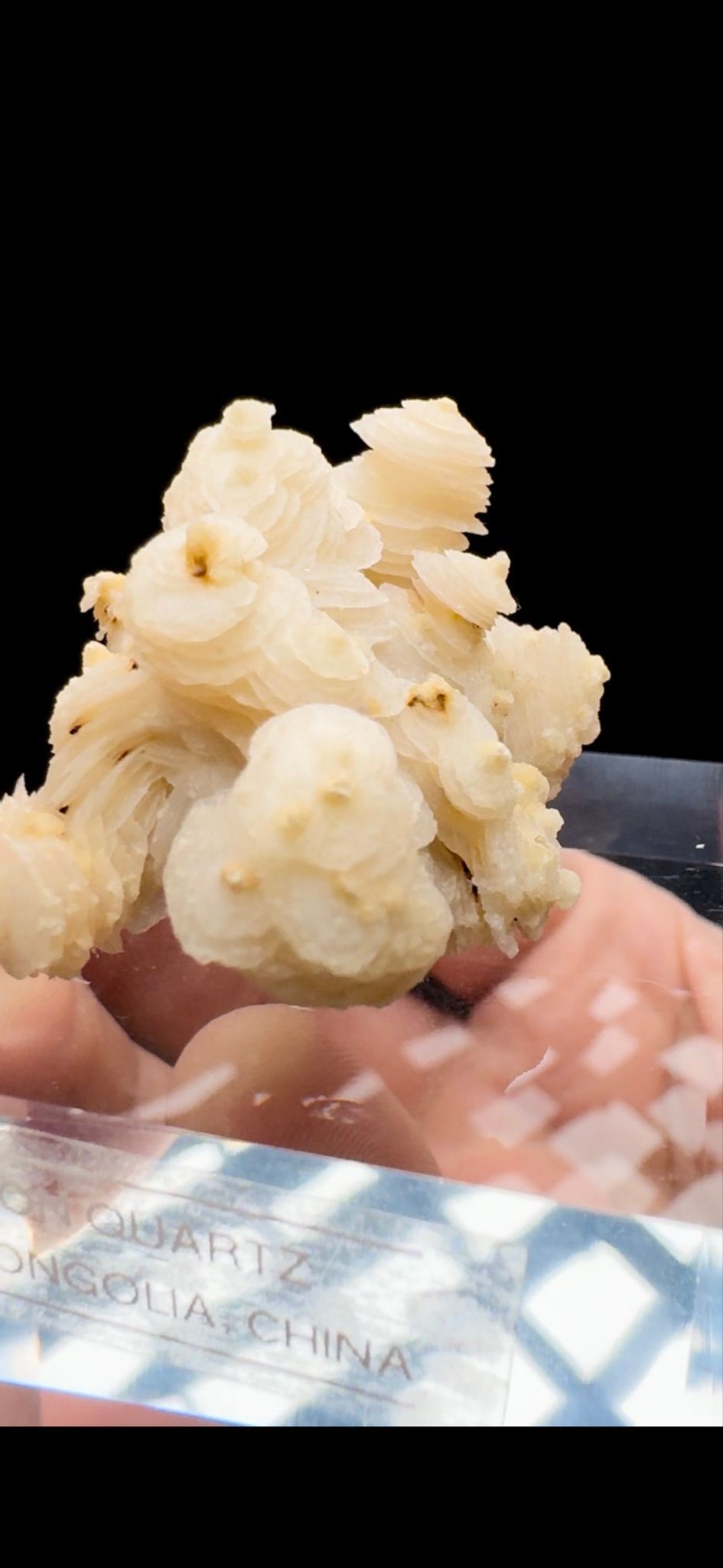 094- Calcite on Quartz