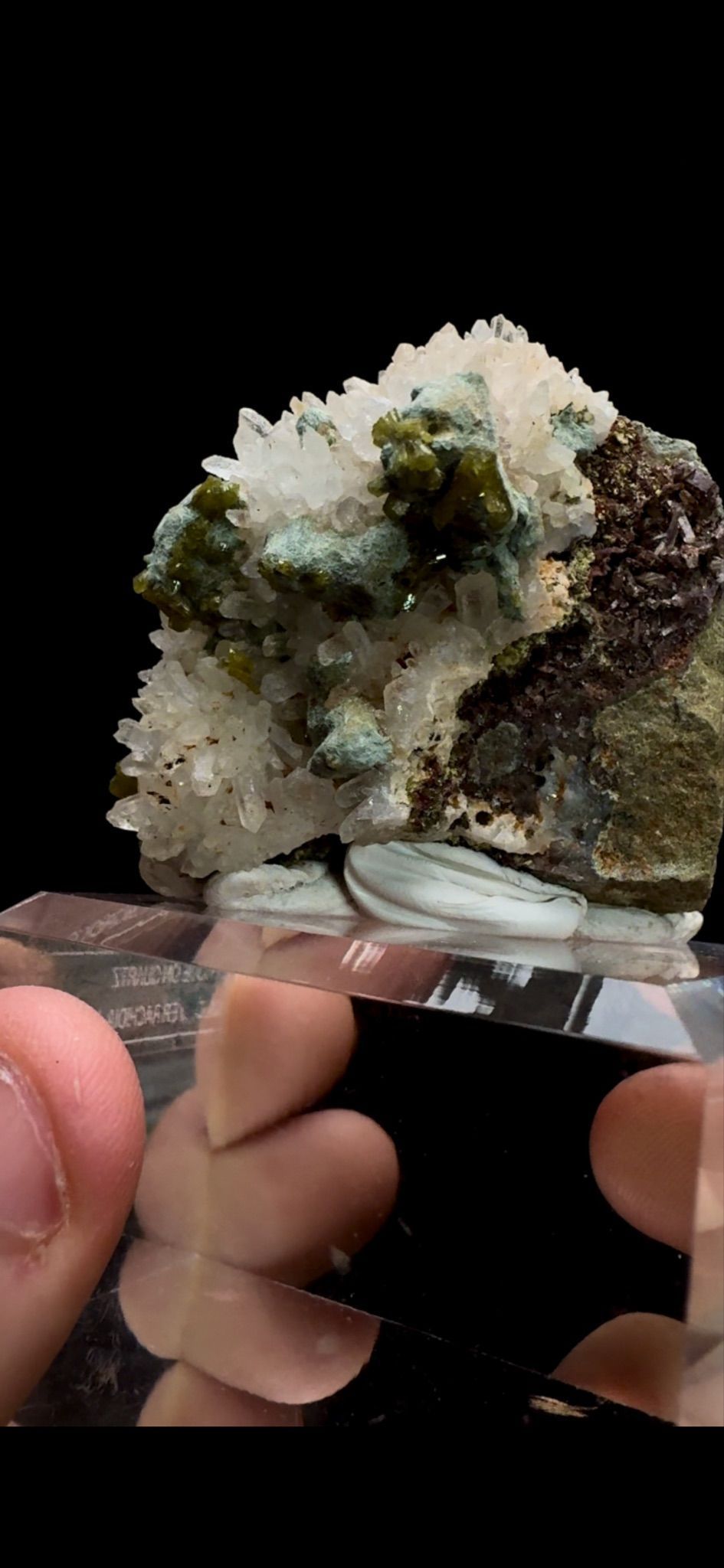 0512- Epidote on Quartz