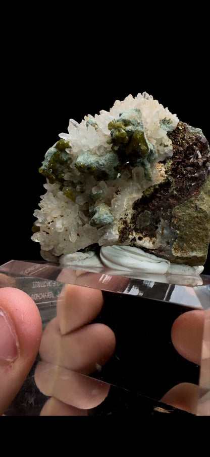 0512- Epidote on Quartz