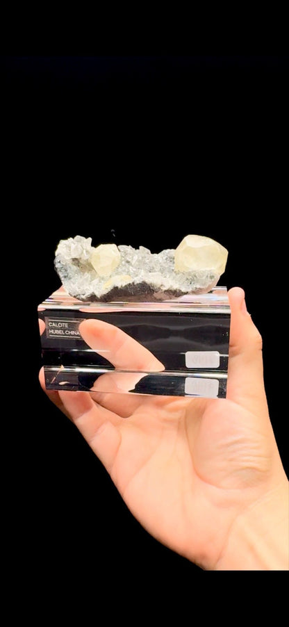686- Calcite