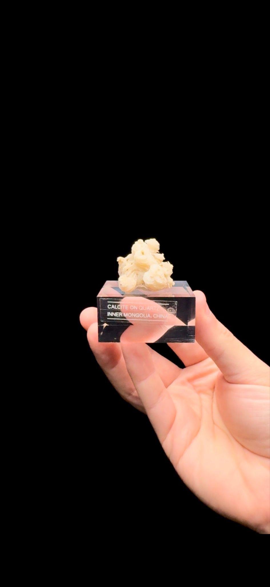 094- Calcite on Quartz