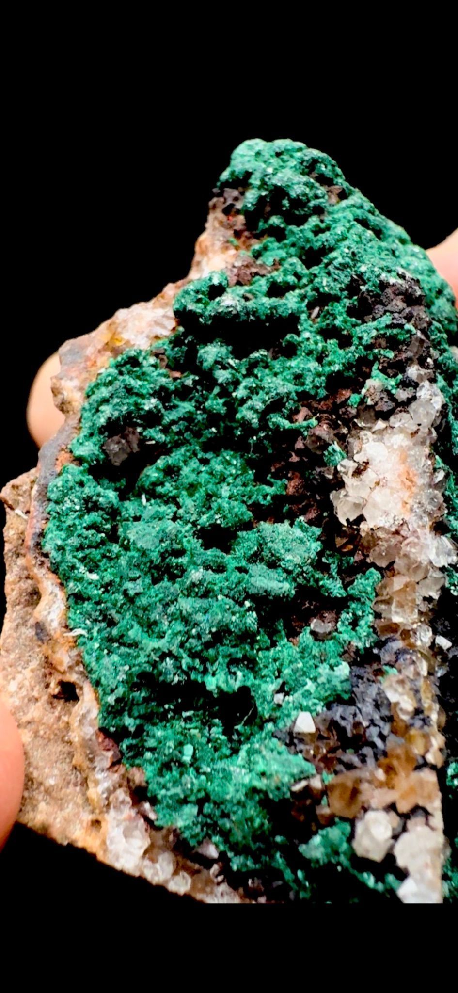 944- Malachite On Quartz