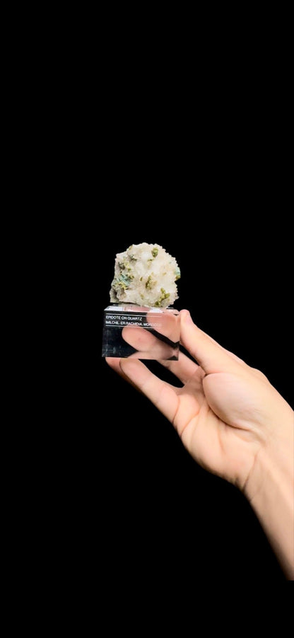 0512- Epidote on Quartz