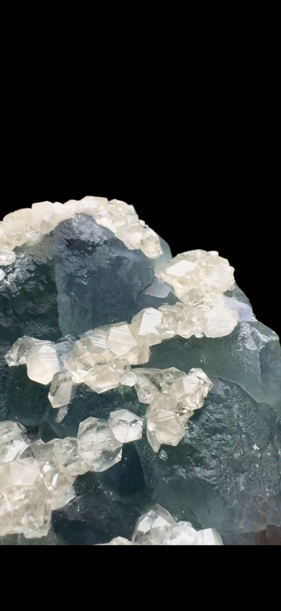 0412- Calcite on Fluorite