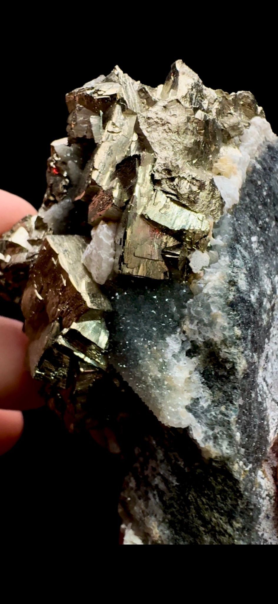 0310- Pyrite on Quartz