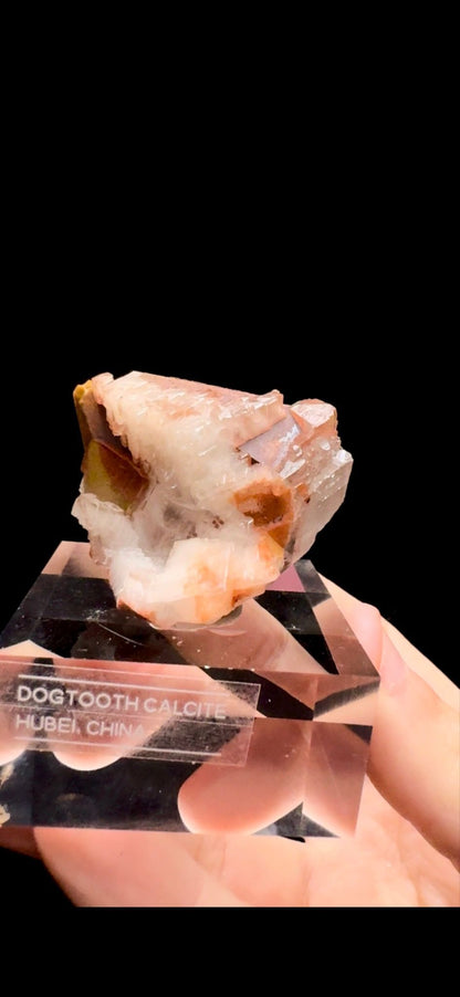 0440- Dogtooth Calcite