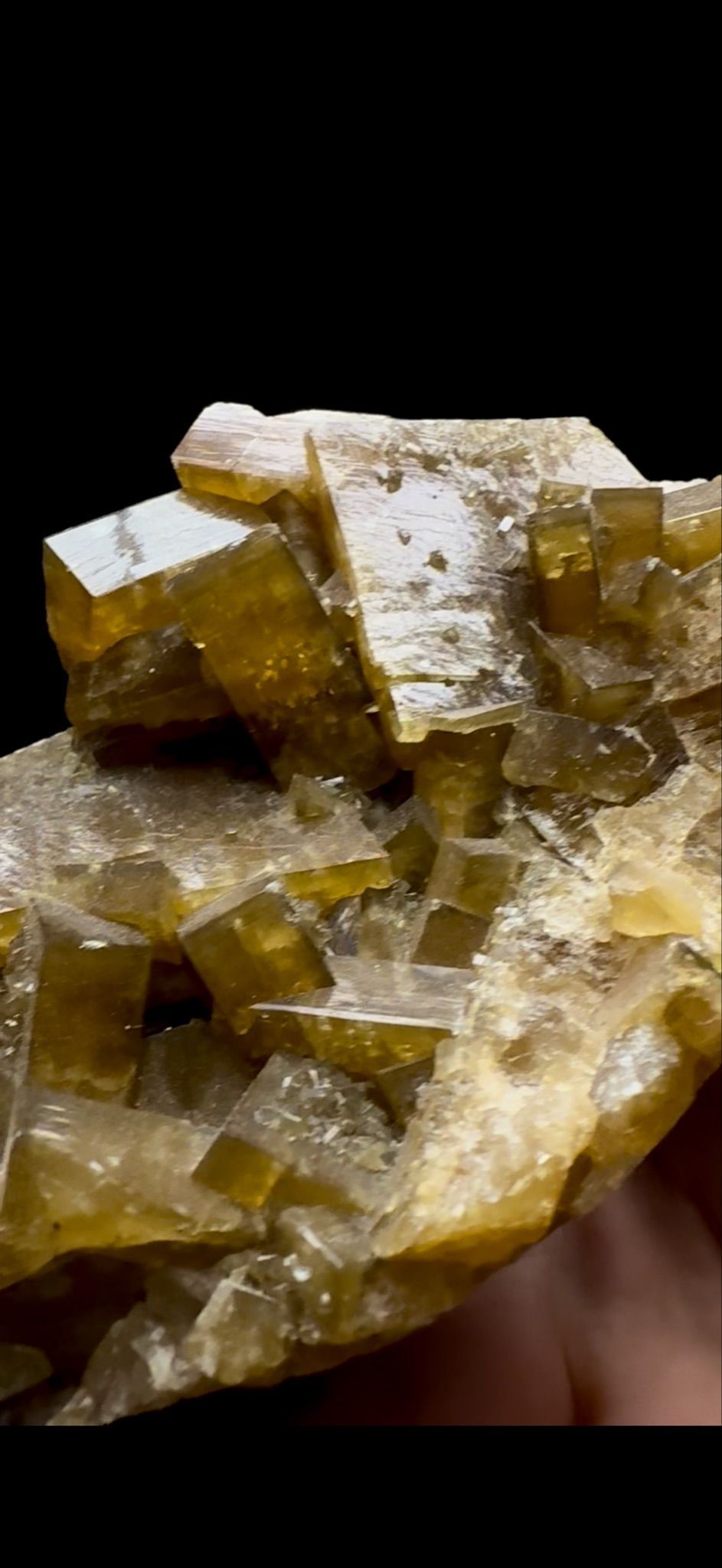 0402- Golden Barite