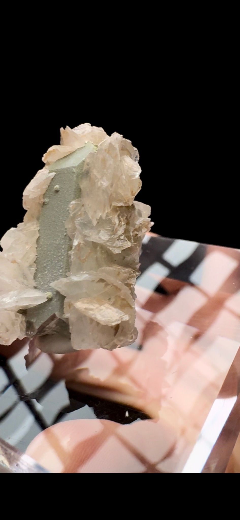 095- Calcite on Quartz
