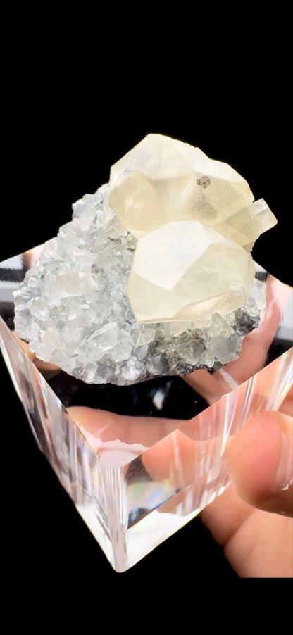 685- Calcite