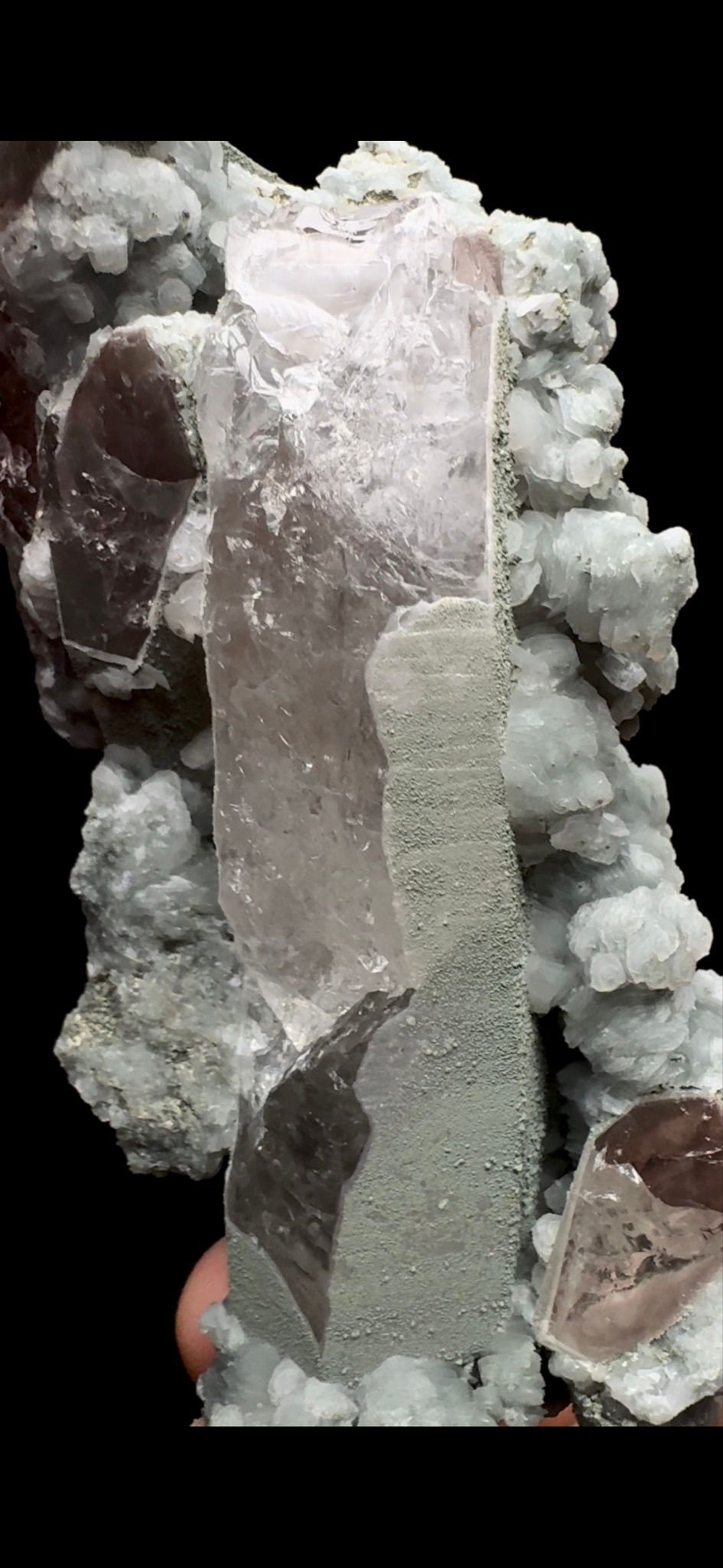 032- Calcite on Quartz