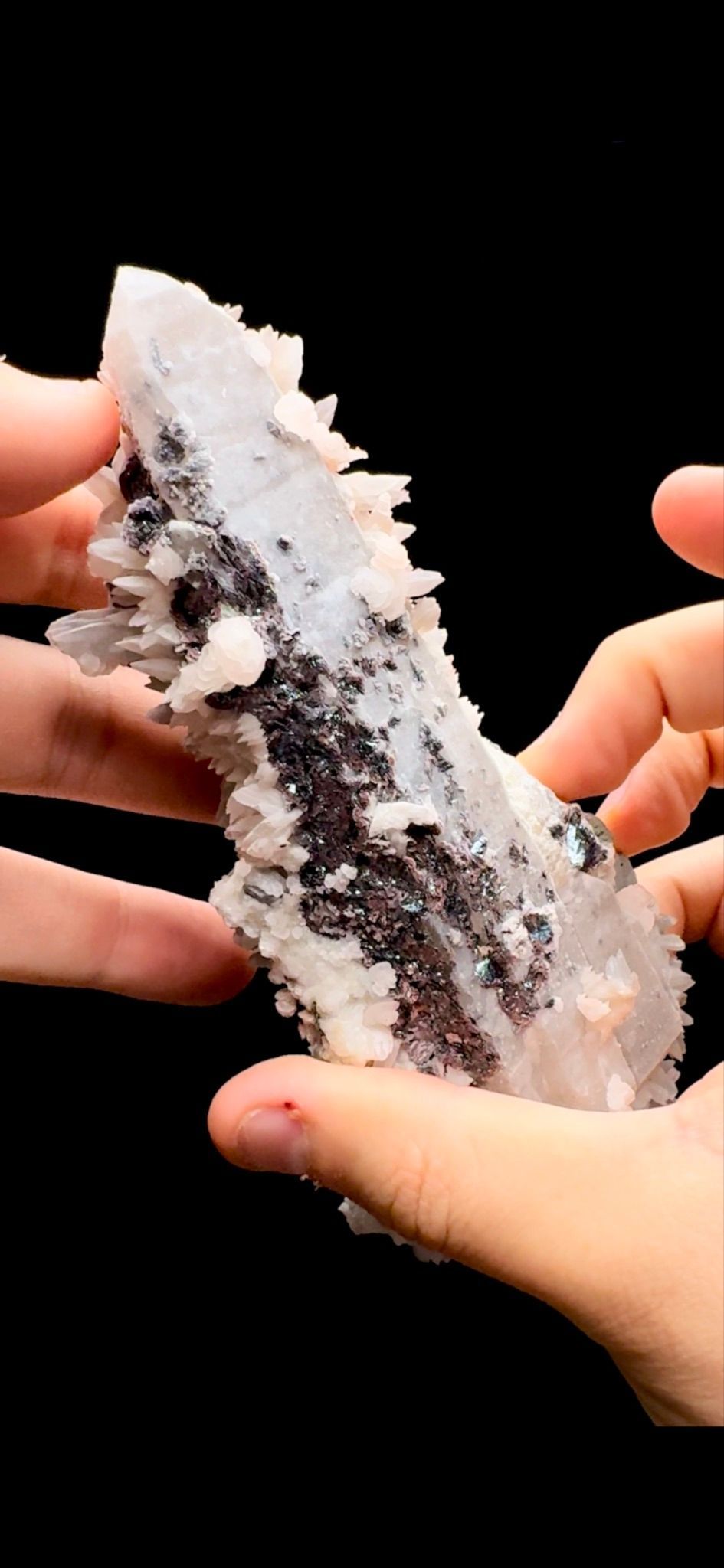 511- Calcite on Quartz