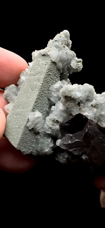 032- Calcite on Quartz