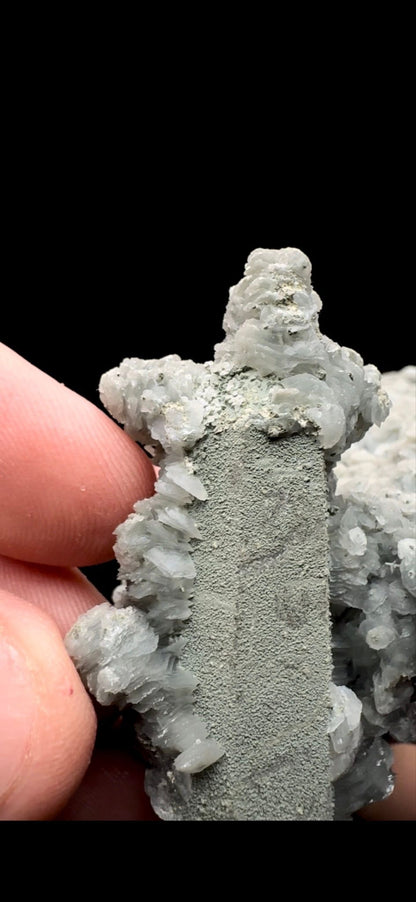 032- Calcite on Quartz