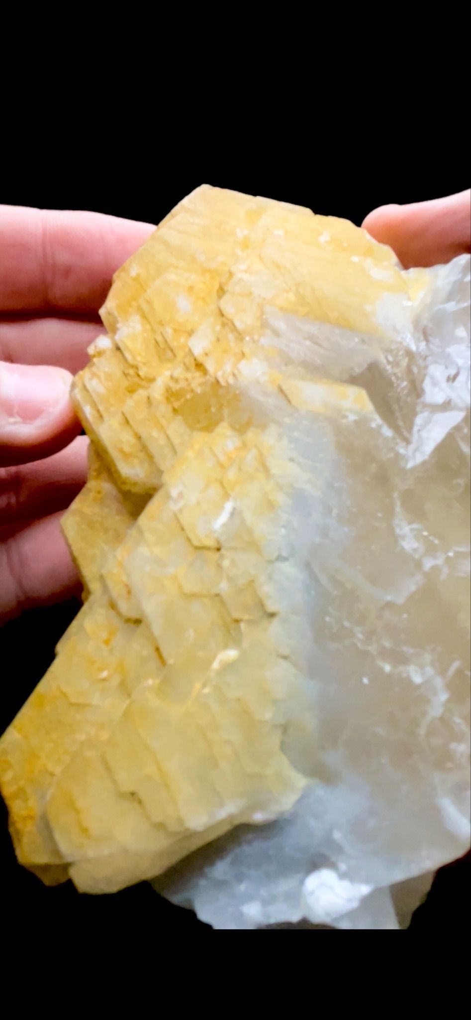 910- Mango Calcite