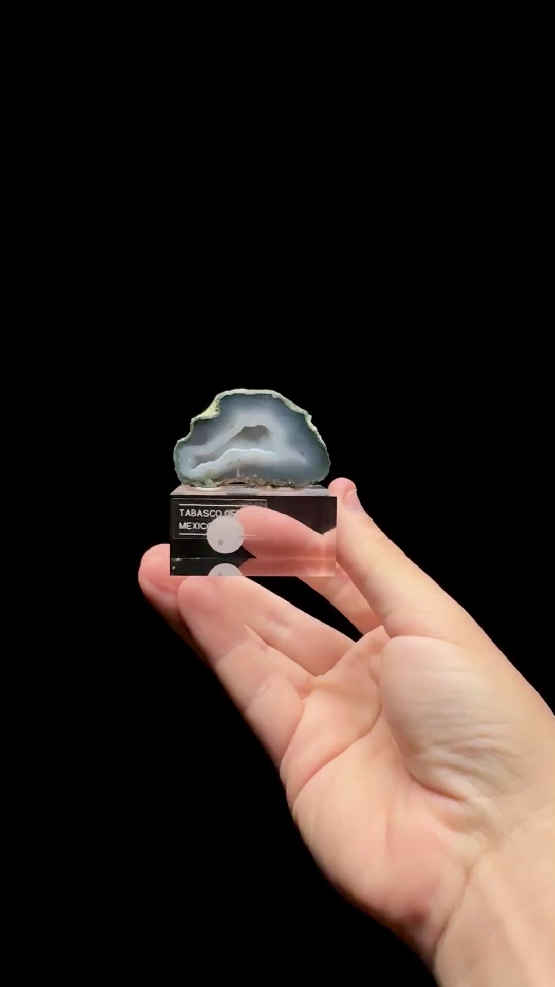 Specimen rotation video 0660